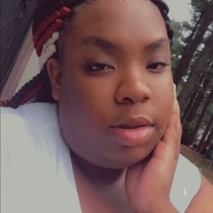 Meet your Posher, Simone